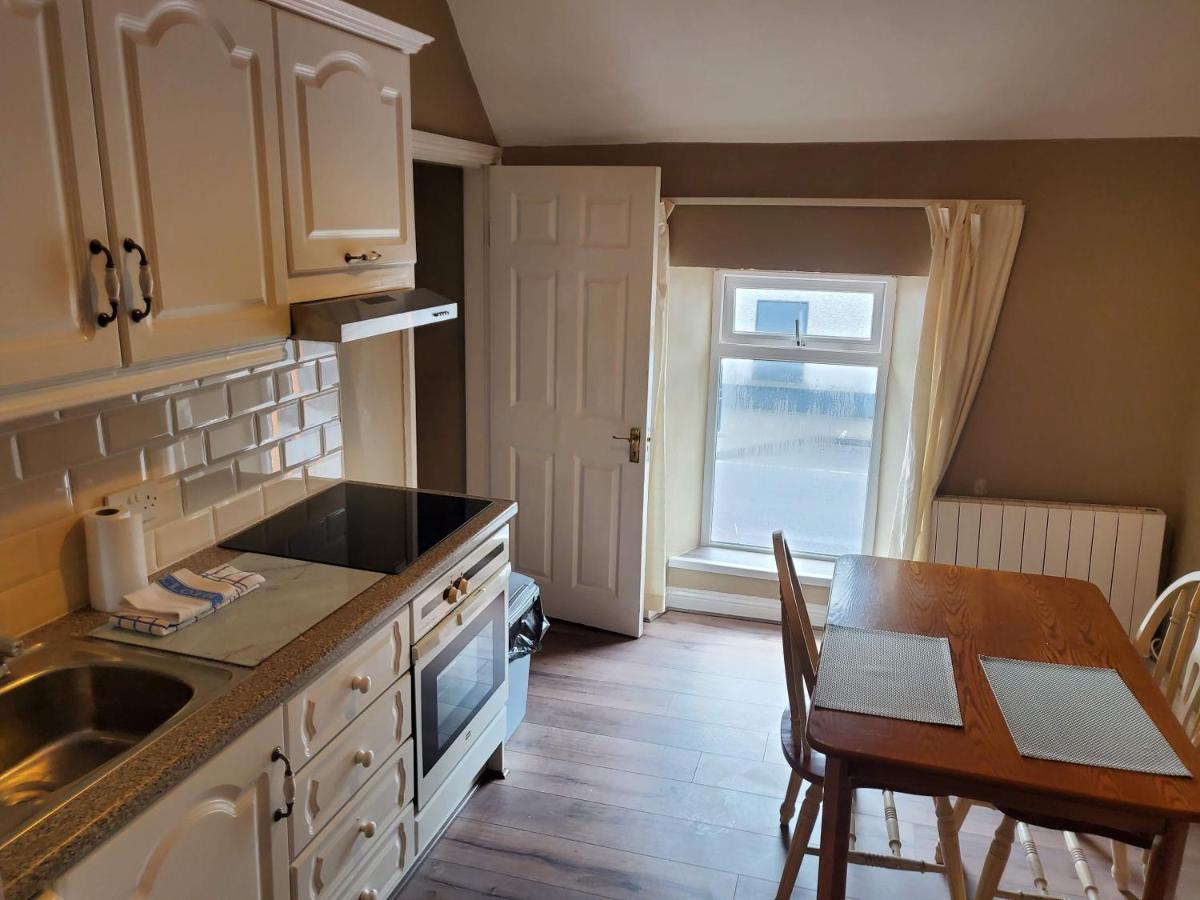 Apt. 2 - Town Centre Apartment Bagenalstown Экстерьер фото